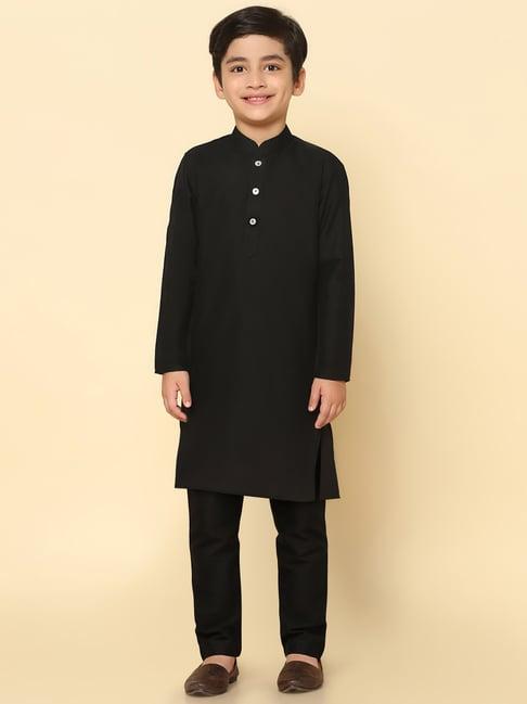 kisah black solid full sleeves kurta with pyjamas