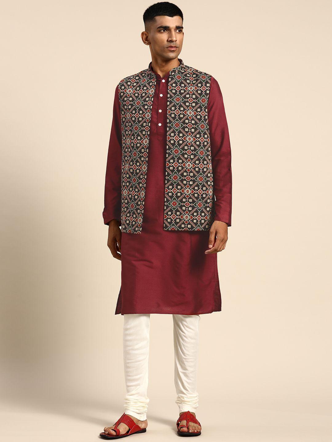 kisah men black solid kurta with churidar & nehru jacket