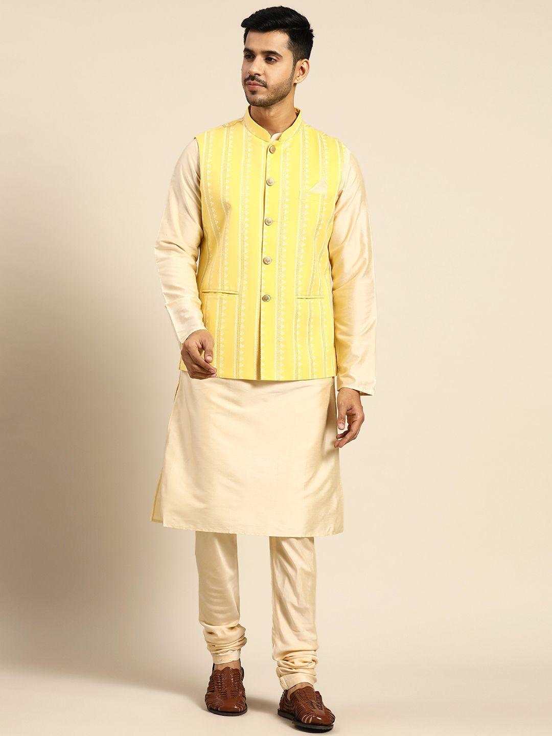 kisah men cream-coloured & solid kurta with churidar & nehru jacket