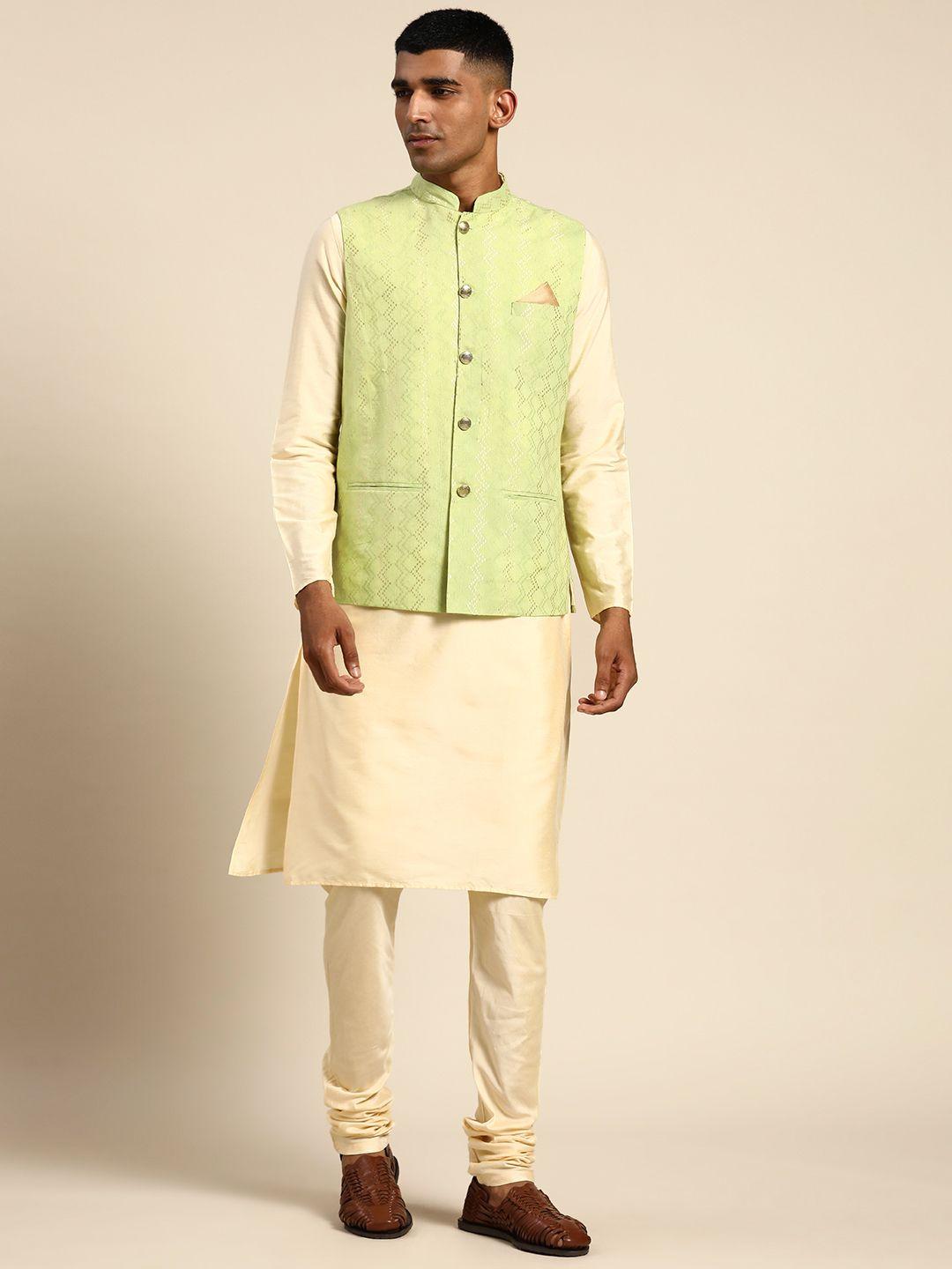 kisah men cream-coloured solid pure cotton kurta with churidar & nehru jacket