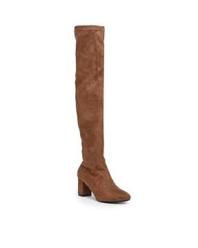 knee-length boots with zip closure