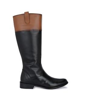 knee-length boots with zip closure