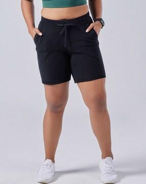 knit shorts with elasticated waist