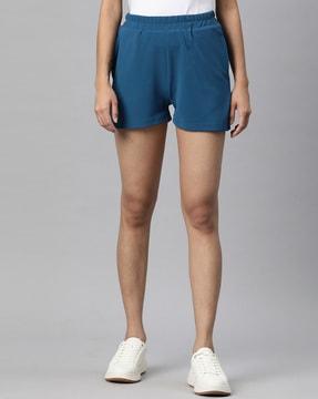 knit shorts with elasticated waistband & insert pockets