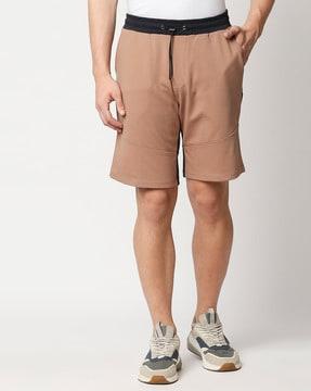 knit shorts with insert pockets