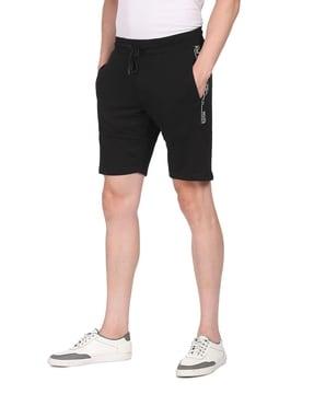 knit shorts with insert pockets