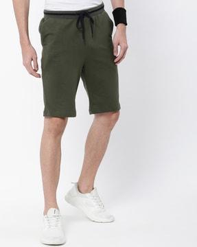 knit shorts with insert pockets