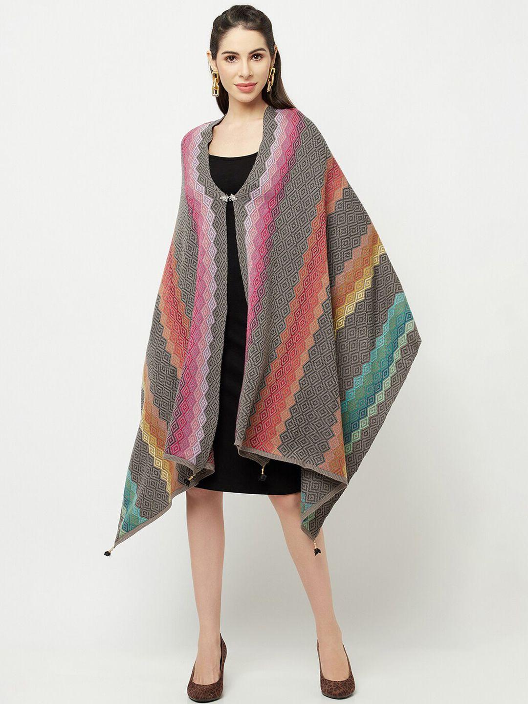 knitstudio women woven design shawl