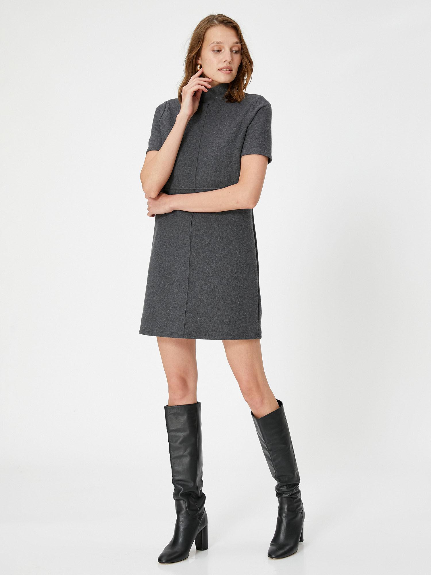 knitted dress with short sleeves