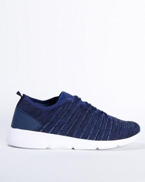 knitted lace-up sports shoes