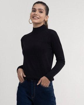 knitted pullover with full-length sleeves