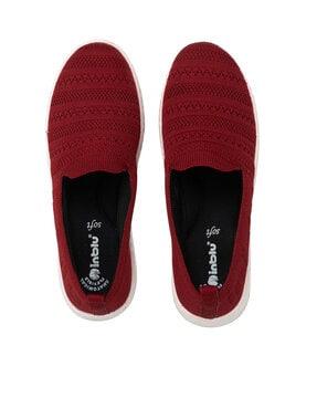 knitted round-toe slip-on sneakers