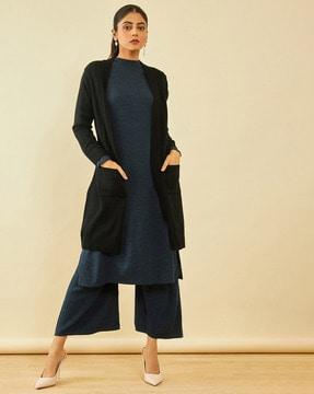 knitted shrug with insert pockets