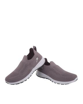 knitted slip-on casual shoes