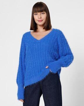 knitted v-neck pullover with ribbed hem