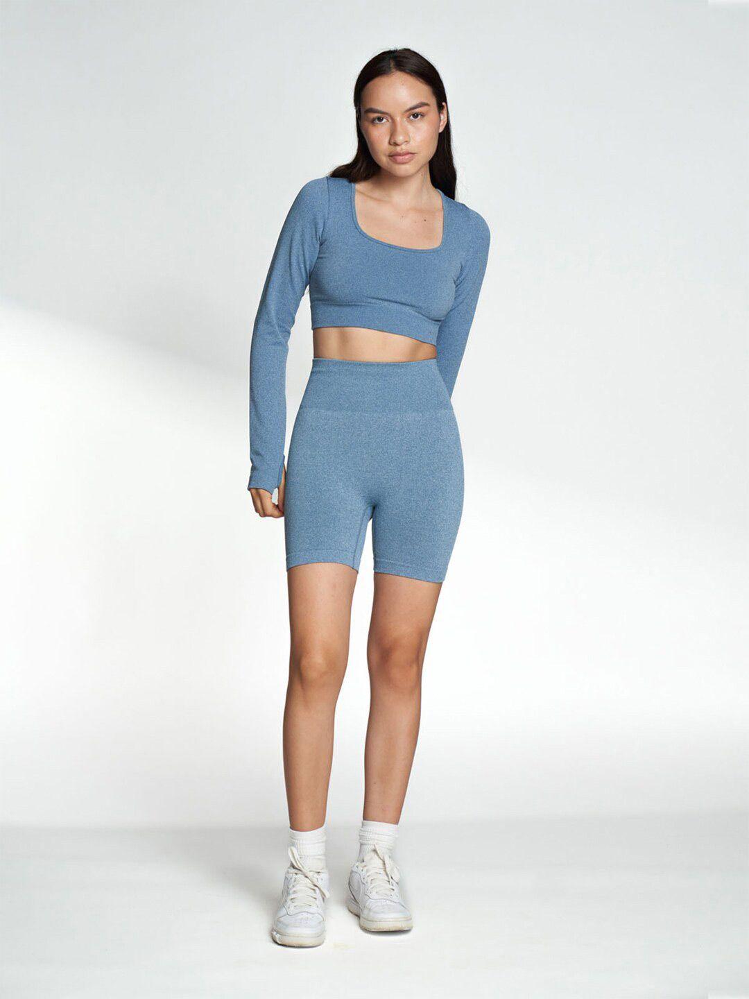 koovs square neck long sleeves fitted sports crop top