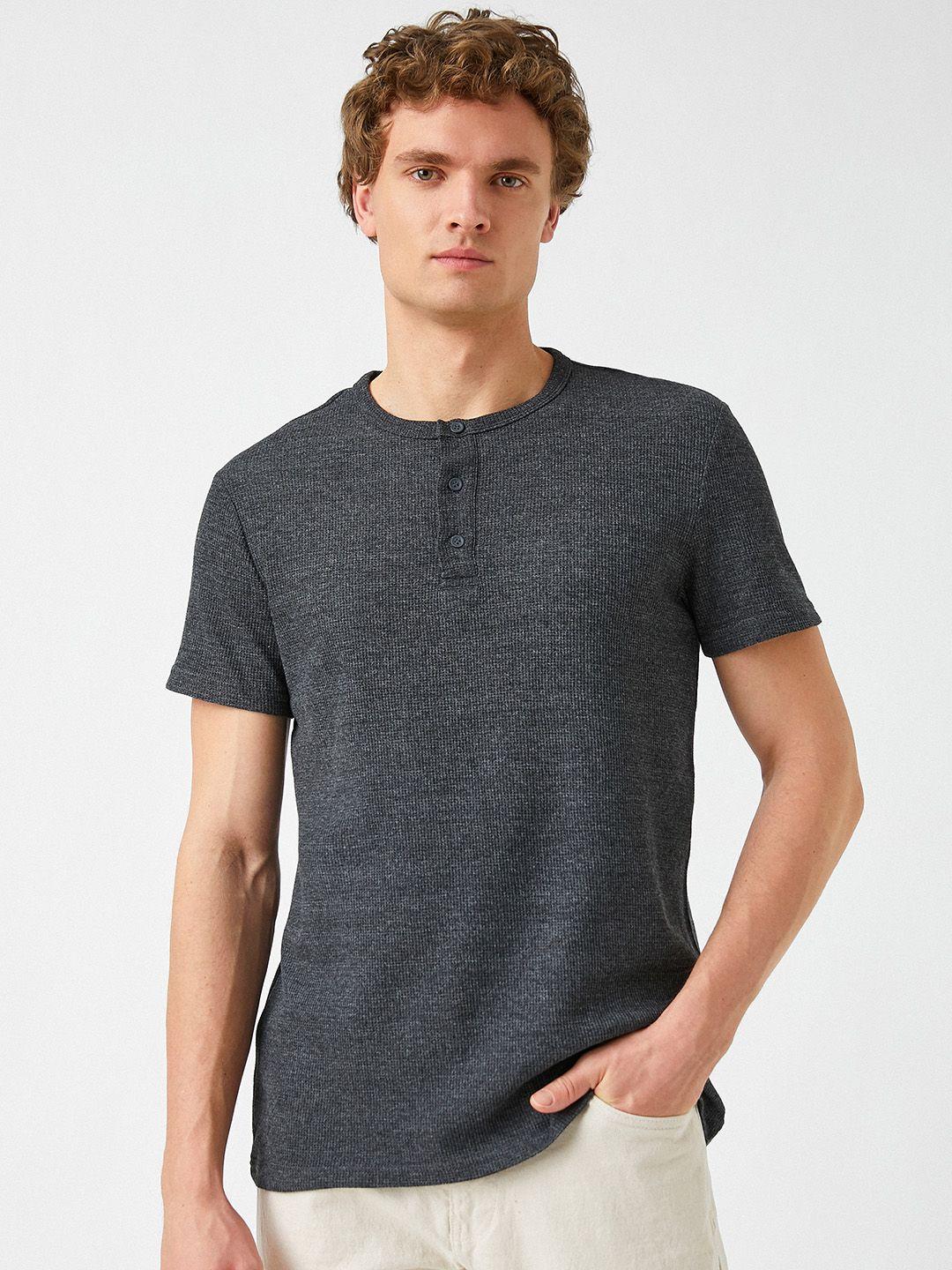 koton men charcoal grey textured henley neck t-shirt