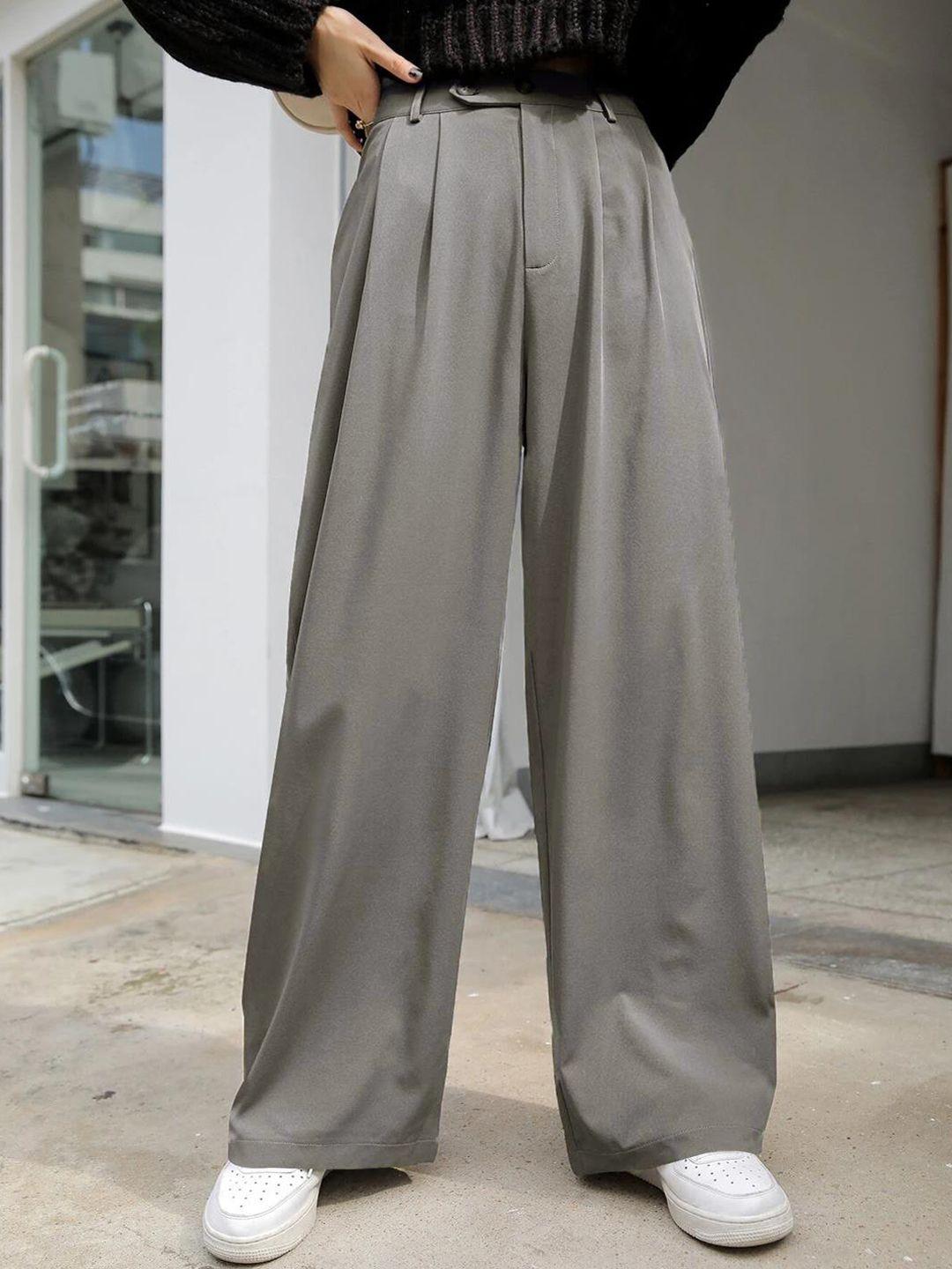 kotty women grey relaxed straight leg high-rise pleated trousers