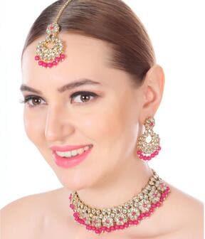 kundan necklace with earrings & mangtika set