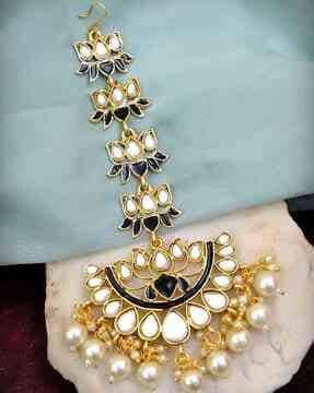 kundan-studded floral-design mangtikka