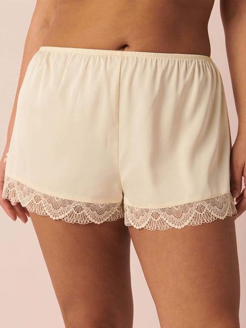 la vie en rose cream lace work shorts