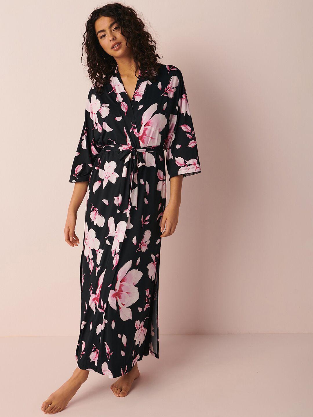 la vie en rose printed kimono robe