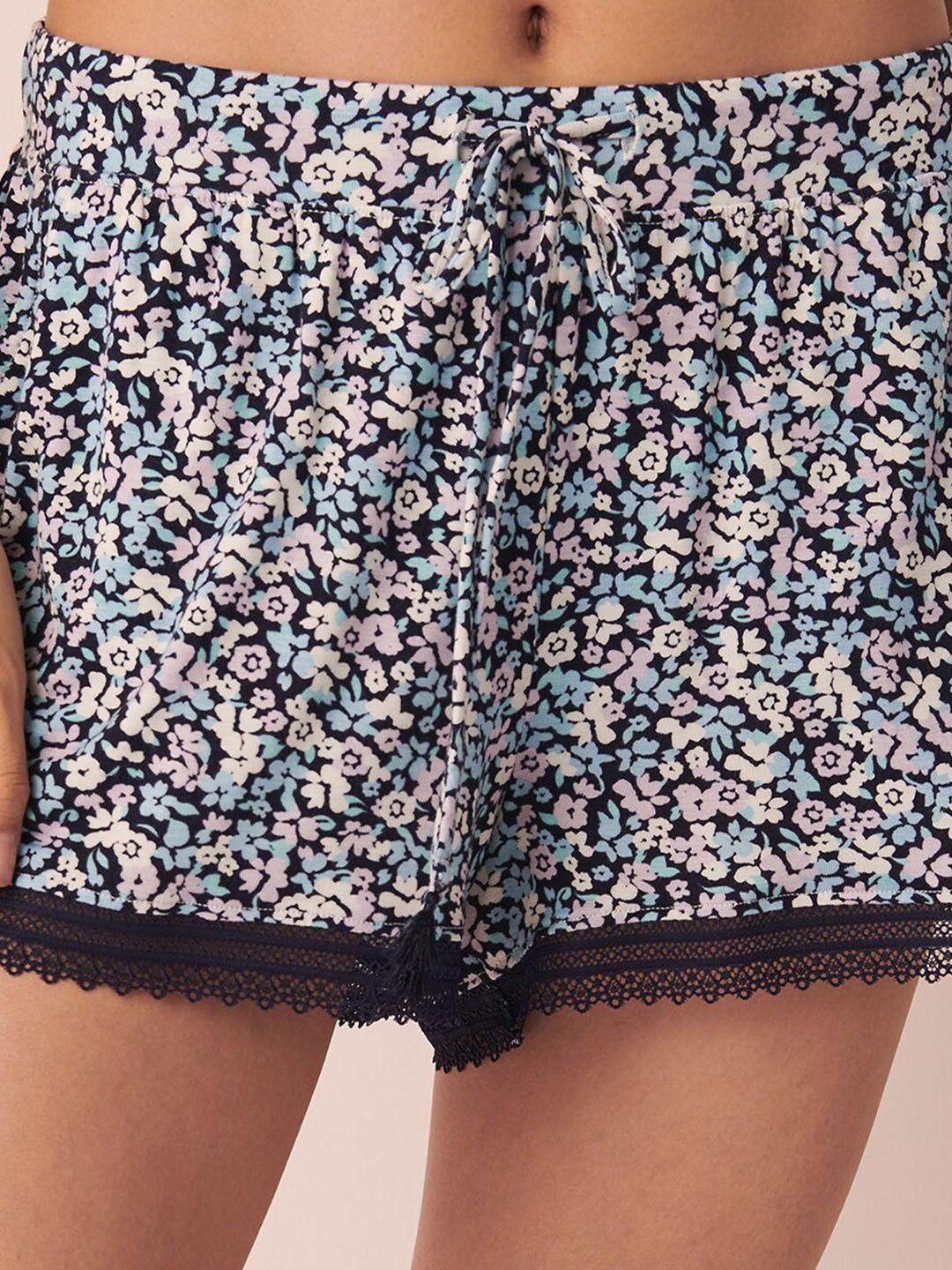 la vie en rose women mid rise floral printed shorts