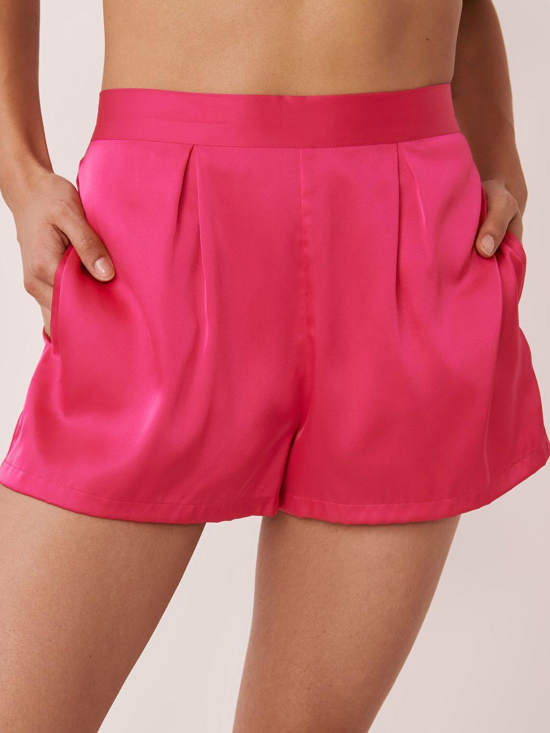 la vie en rose women regular fit mid-rise shorts