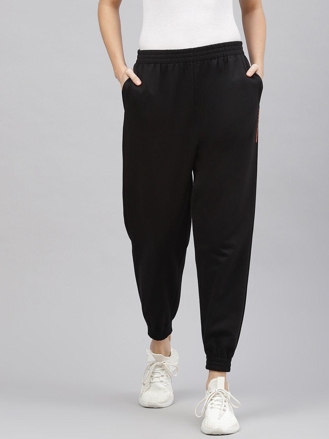 laabha women black solid regular fit joggers