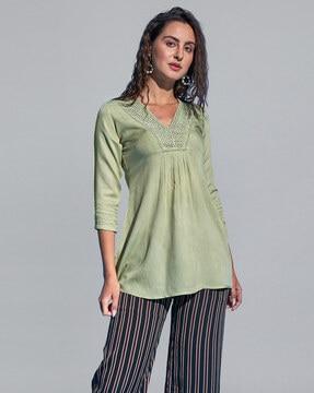 lace detailed v-neck tunic