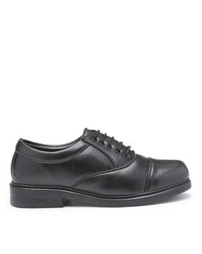 lace-fastening formal shoes