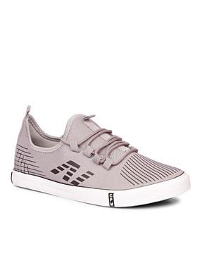 lace fastening low top sports shoes