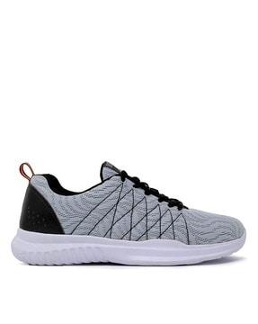 lace fastening low top sports shoes