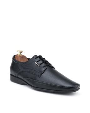 lace fastening round toe derbys