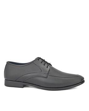 lace-up formal shoes with perforations