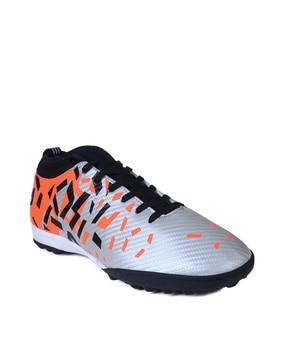 lace-up sports shoes