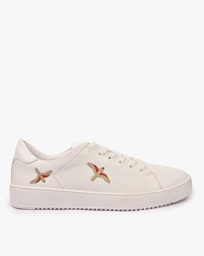 lace-up casual shoes with placement embroidery