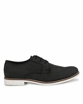 lace-up casual shoes