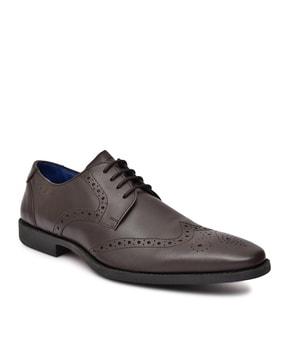 lace-up formal shoes with broguing