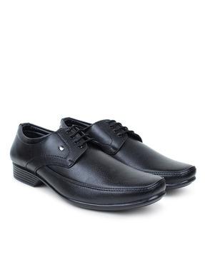 lace-up formal shoes with round-toe