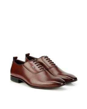 lace-up formal shoes