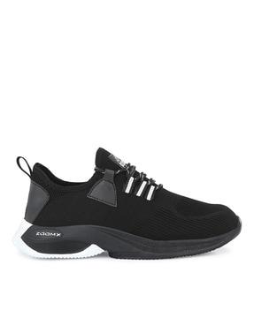 lace-up round-toe sports shoes