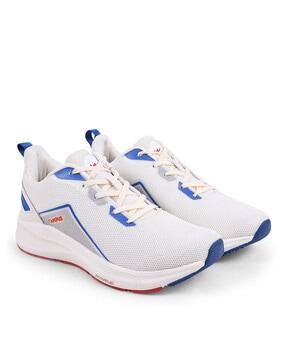 lace-up running sports shoes