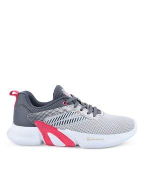 lace-up running sports shoes