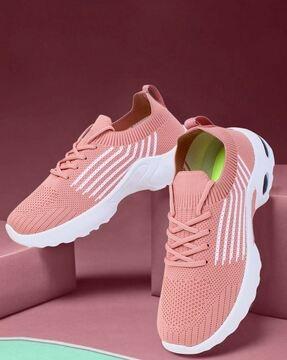 lace-up walking sports shoes