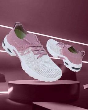 lace-up walking sports shoes