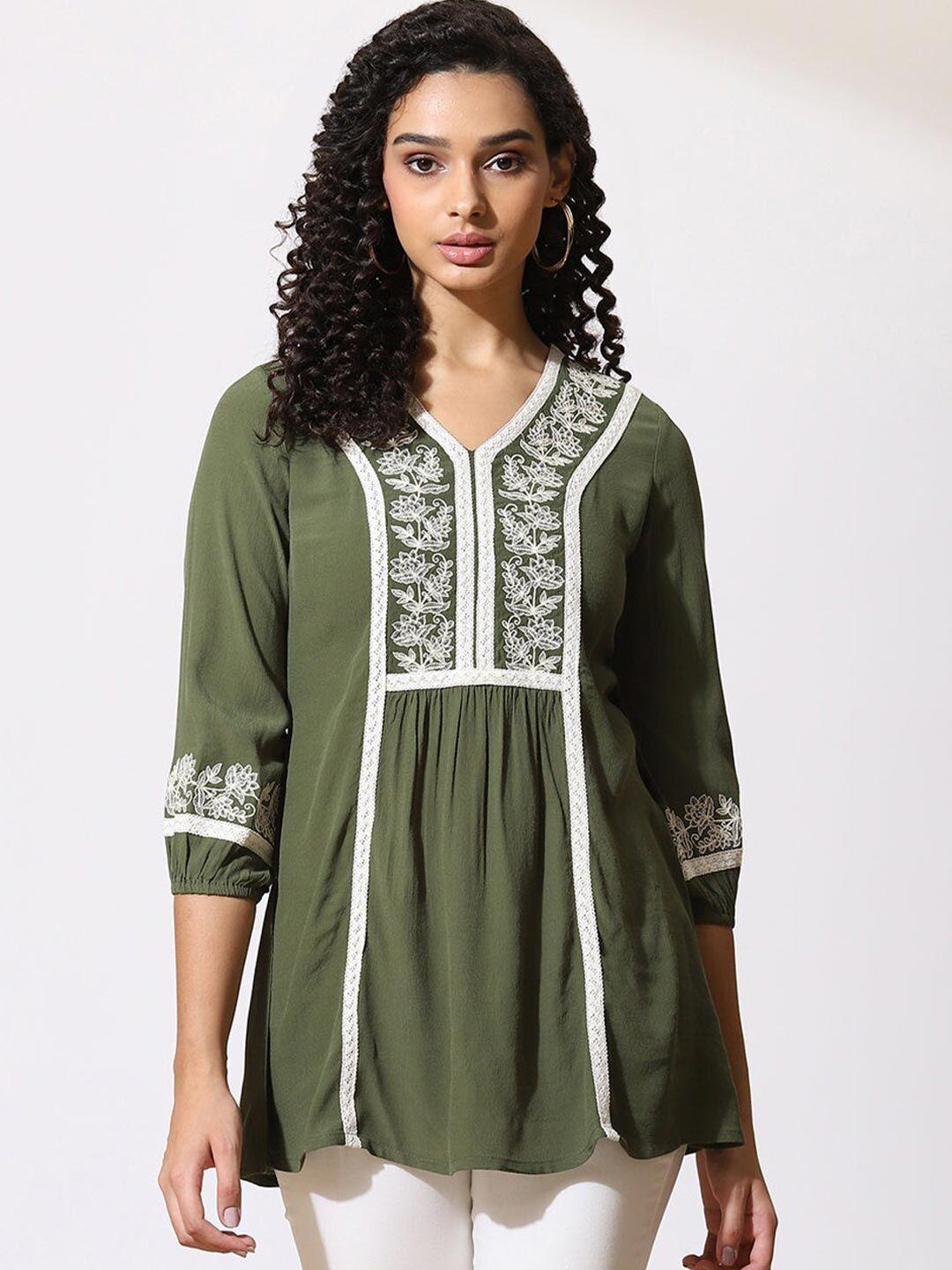 lakshita green & white floral printed v-neck panelled kurti