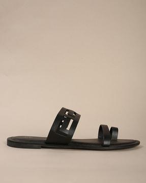 laser-cut toe-ring flat sandals