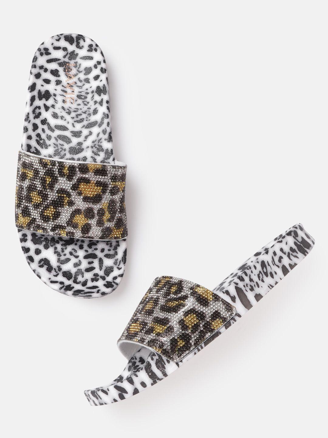 lavie women silver-toned & gold-toned leopard embellished open toe flats