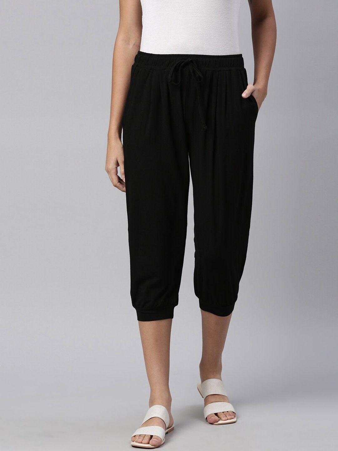 laya women black relaxed joggers trousers
